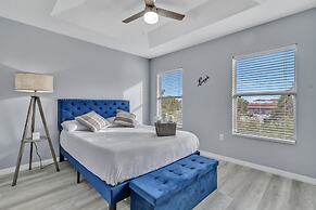 Ellas Blue House is Near Disney Theme Park