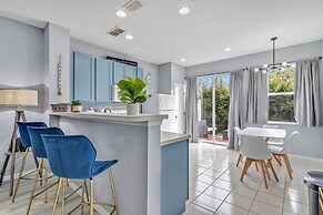 Ellas Blue House is Near Disney Theme Park