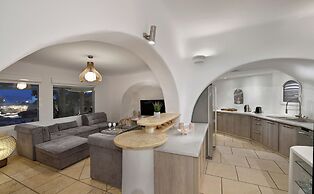 Paraga Scorpios Villa1 hot tub 7 Mins Walk to Beach by Calypso Sunset 