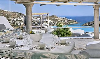 Paraga Scorpios Villa1 hot tub 7 Mins Walk to Beach by Calypso Sunset 