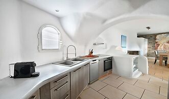 Paraga Scorpios Villa1 hot tub 7 Mins Walk to Beach by Calypso Sunset 