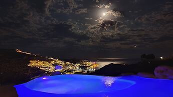 Paraga Scorpios Villa1 hot tub 7 Mins Walk to Beach by Calypso Sunset 