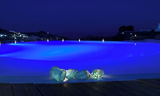 Paraga Scorpios Villa1 hot tub 7 Mins Walk to Beach by Calypso Sunset 