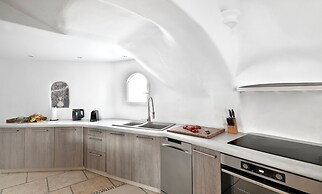 Paraga Scorpios Villa1 hot tub 7 Mins Walk to Beach by Calypso Sunset 