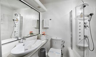 Paraga Scorpios Villa1 hot tub 7 Mins Walk to Beach by Calypso Sunset 