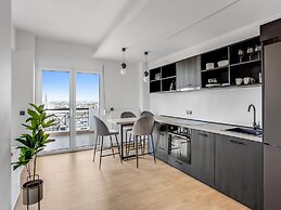 Sanders Arch - Dreamy 1-bdr Apt w Balcony