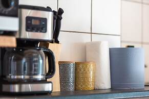 Cosy 1 Bed Apt in Lincoln With Amenities & Parking,