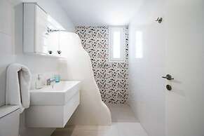 Xenos Villa 7 With a Private Pool Near the sea