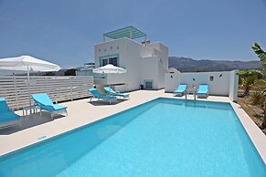 Xenos Villa 7 With a Private Pool Near the sea