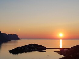 Elvestua House in Nature