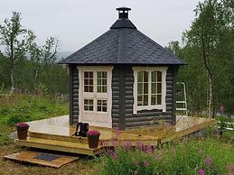 Elvestua House in Nature