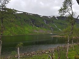 Elvestua House in Nature