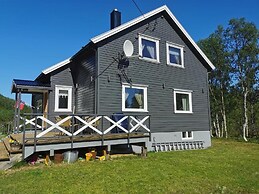 Elvestua House in Nature