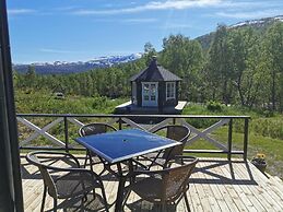 Elvestua House in Nature