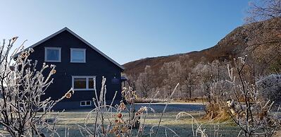 Elvestua House in Nature