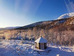 Elvestua House in Nature