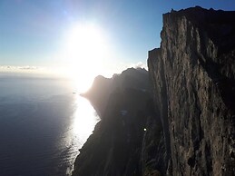 Elvestua House in Nature