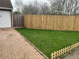 Newly Refurbished Charming 3-bed House in Barking