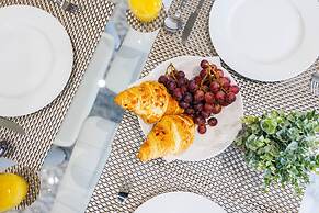 Newly Refurbished Charming 3-bed House in Barking