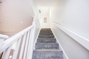 Newly Refurbished Charming 3-bed House in Barking