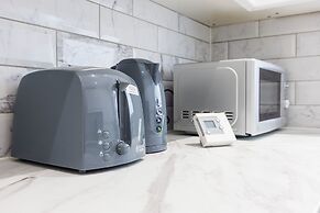 Newly Refurbished Charming 3-bed House in Barking