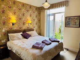 The Beach House Luxury Rooms