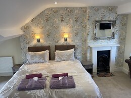 The Beach House Luxury Rooms