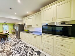 The Beach House Luxury Rooms