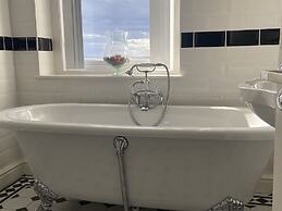 The Beach House Luxury Rooms