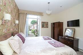 The Beach House Luxury Rooms