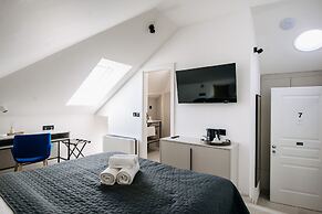 Kala Luxury rooms by DuHomes