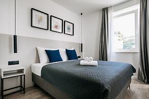 Kala Luxury rooms by DuHomes