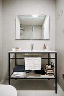 Kala Luxury rooms by DuHomes