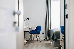 Kala Luxury rooms by DuHomes