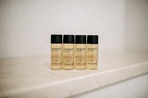 Kala Luxury rooms by DuHomes