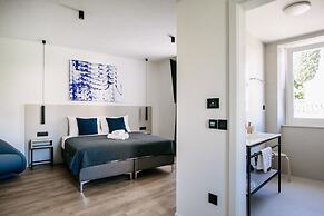 Kala Luxury rooms by DuHomes