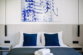 Kala Luxury rooms by DuHomes