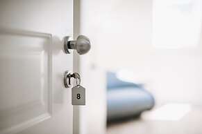 Kala Luxury rooms by DuHomes