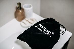 Kala Luxury rooms by DuHomes