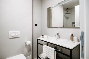 Kala Luxury rooms by DuHomes