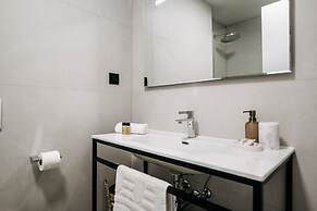 Kala Luxury rooms by DuHomes