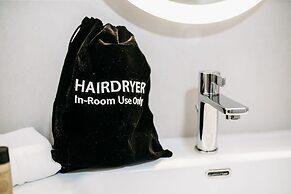 Kala Luxury rooms by DuHomes