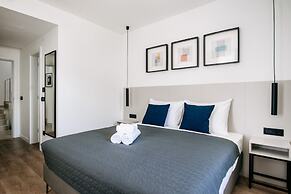 Kala Luxury rooms by DuHomes