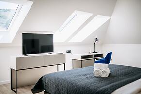 Kala Luxury rooms by DuHomes