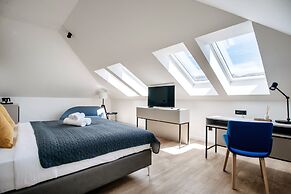 Kala Luxury rooms by DuHomes