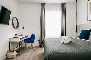 Kala Luxury rooms by DuHomes