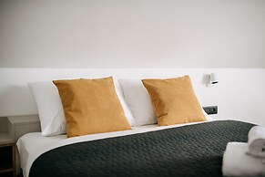 Kala Luxury rooms by DuHomes