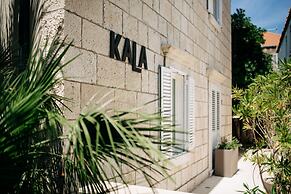 Kala Luxury rooms by DuHomes