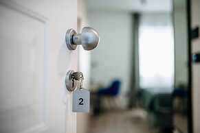 Kala Luxury rooms by DuHomes