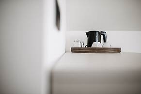 Kala Luxury rooms by DuHomes